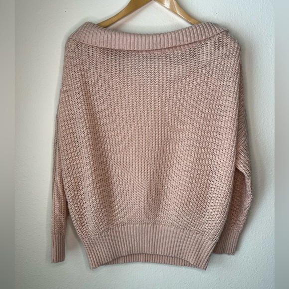 Light Pink Sweater size M / L - Picture 2 of 4